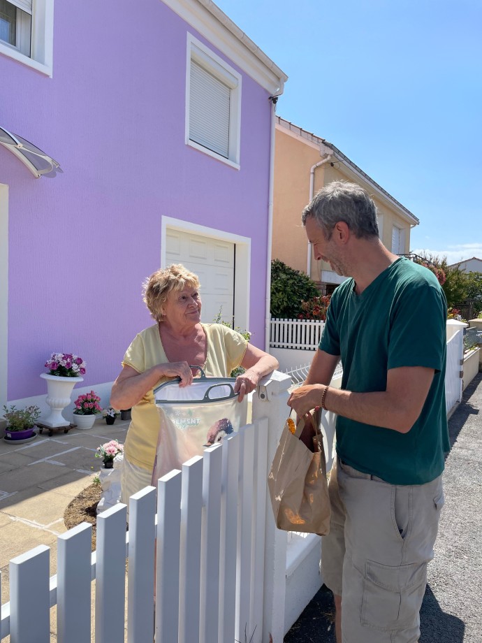 Livraison de repas à domicile par les équipes ANADOM sur le Pays de Retz